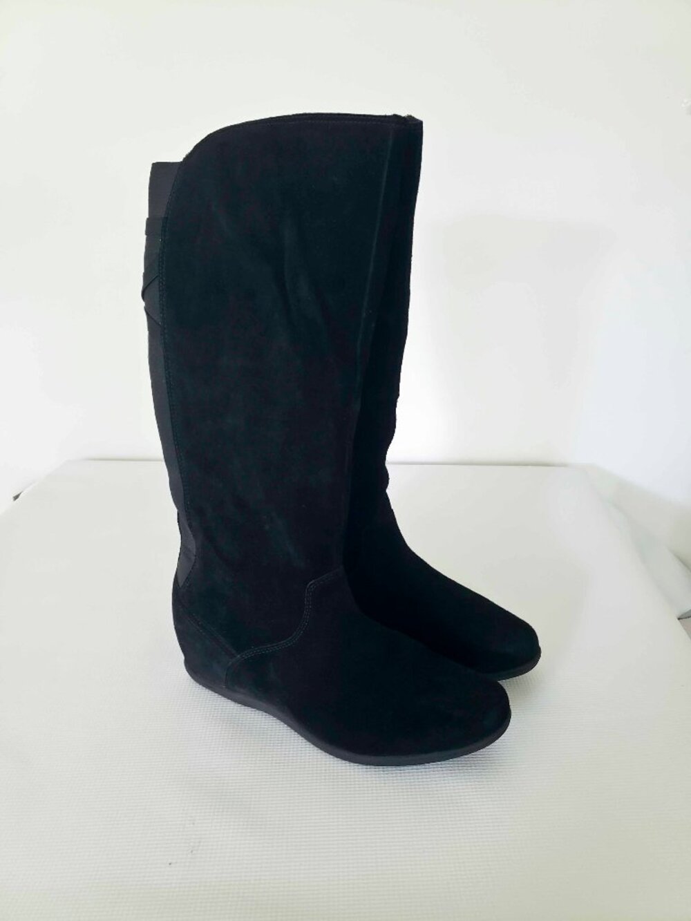 Womens Skechers 48474 Cougar Ooh La La Black Suede Tall Boots Size 10